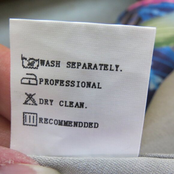 NWT FHQ Collection Grayish Taupe Wrap with Closure Size Medium - Picture 6 of 6